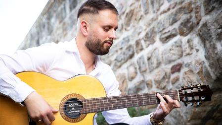 El guitarrista Bruno Jiménez lleva a Estella su propuesta flamenca 'Instinto'