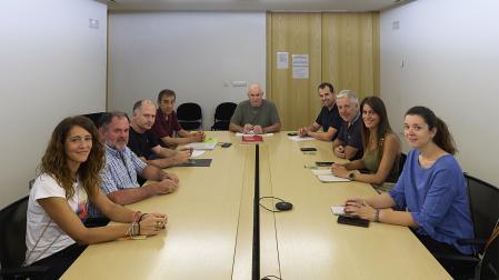 El consejero Aierdi y los directores generales Gil y Goñi junto a representantes de las organizaciones agrarias