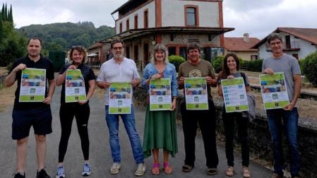 Representantes de municipios de Mendialdea y del Consorcio Turístico del Plazaola en la presentación de la segunda edición de 'Explora Plazaola-Mendialdea'