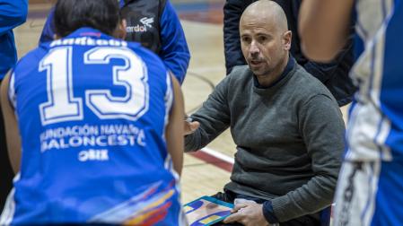 Jotas Unzúe en un partido durante su etapa en el Osés