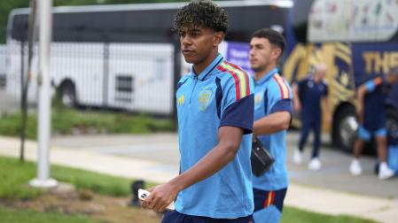 El jugador de la selección española, Lamine Yamal, a su llegada al entrenamiento que el combinado español ha realizado este sábado en New Jersey