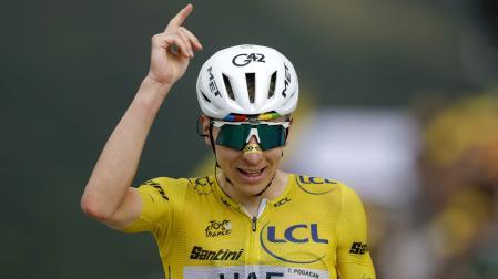 Pogacar celebra su cuarta victoria, por aplastamiento, en el Tour de Francia 2026