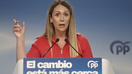 La vicesecretaria de Coordinación Sectorial del Partido Popular, Alma Ezcurra, duranre la rueda de prensa tras el Comité de Dirección del partido celebrado este lunes en la sede del partido en Madrid.