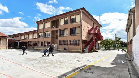 Vista del patio del colegio público en una imagen previa a las actuaciones del proyecto Panaco
