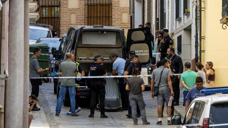 Una mujer de 30 años ha sido hallada este lunes muerta con lesiones de arma blanca en una vivienda de Antequera (Málaga)