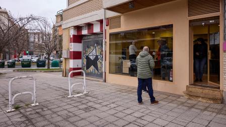 Oficinas del Servicio de Información, Asesoramiento y Mediación en materia de alquiler e intermediación hipotecaria en la calle Fuente del Hierro, 23, de PamplonaT* La vicepresidenta Alfaro presenta en rueda de prensa el nuevo Servicio de Información, Asesoramiento y Mediación en alquiler y ejecuciones hipotecarias.L* Calle Fuente del Hierro 23, Pamplona