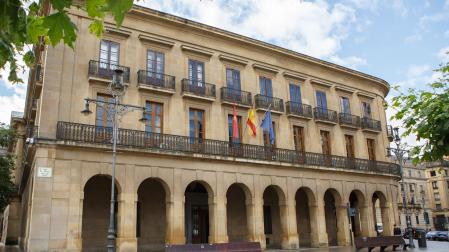 Fachada del Palacio de Navarra.
