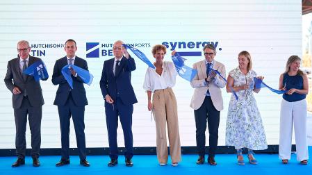 Responsables del Puerto de Barcelona, Hutchison Ports (operadora de la terminal de Mercancías), el Gobierno de Navarra y Adif con la presidenta y la Delegada del Gobiern