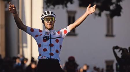 Luca Martínez, de Lakuntza, se impuso en la tercera etapa de la Vuelta, con meta en Undiano
