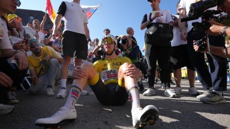 Pogacar exhibe su 'manita' en Alpe d'Huez