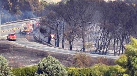 Vídeo del fuego iniciado en la autopista A-68 junto al hotel Villa Castejón