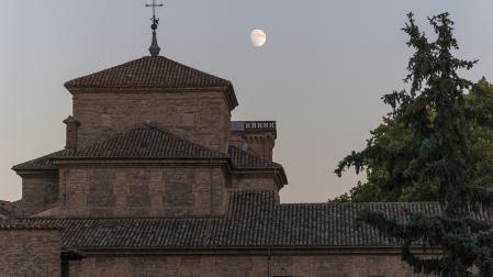 26.7.2026 Luna creciente, llena el 29 julio, preludio del eclipse solar total del 12 de agosto.