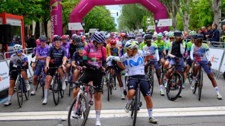 Idoia Eraso y Paula Ostiz, en la salida de la pasada edición de la Navarra Womens Classic.