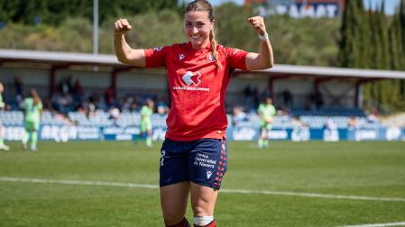 Laura Teruel celebra su gol ante el Barcelona B