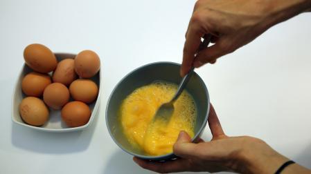 Manipular correctamente los huevos puede ayudar a prevenir la salmonelosis