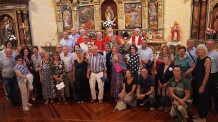 Vecinos de Tirapu y otras localidades acompañaron en la celebración a los sacerdotes