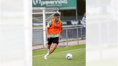 Álex Lizancos, en un entrenamiento anterior con el Burgos