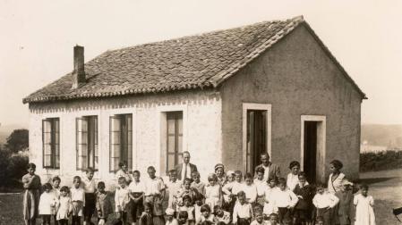 Un grupo de niños en San Vicente de la Barquera (Cantabria), en las colonias de la Institución Libre de Enseñanza, que se organizaron entre 1887 y 1939. Se retomaron en 1979 y se impulsan todos los veranos.