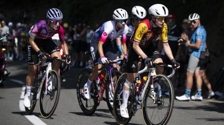 Idoia Eraso, primera por la derecha, en la escapada del día del Tour.