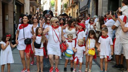Fotos de la pañuelada de las chicas en fiestas de Estella