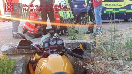 Herido un motorista al caer a una acequia en Olite