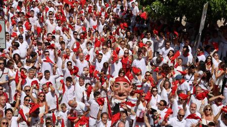 Fotos de la procesión y pañuelada de Estella