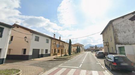 Calle San Martín de Imárcoain en la que se ha producido la caída del motorista