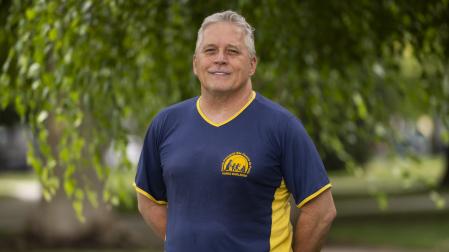 José Carlos Fernández Jorajuría (Pamplona, 1963) es misionero escolapio en Brasil. En la imagen, en Zizur, donde descansa en vacaciones con su familia.
