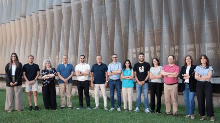 Investigadores de todas las entidades que han formado parte del proyecto: Navarrabiomed-Fundación Miguel Servet, Hospital Universitario de Navarra, Cima Universidad de Navarra, el centro tecnológico NAITEC, las empresas Lorpeland y 540, ADItech, acompañados por los técnicos de CEIN y de Gobierno de Navarra