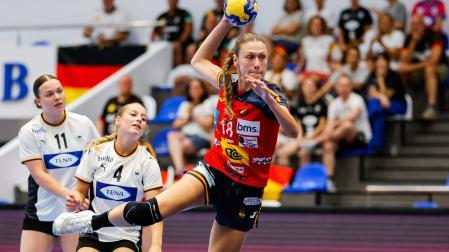 La navarra June Aguinagalde, jugadora de Anaitasuna, en los octavos de final del campeonato frente a Alemania