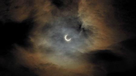 Imagen de un eclipse total de Sol tomada desde Japón en 2012