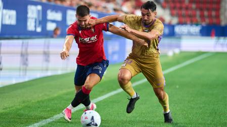 Arguibide pelea contra un rival del Al Ain