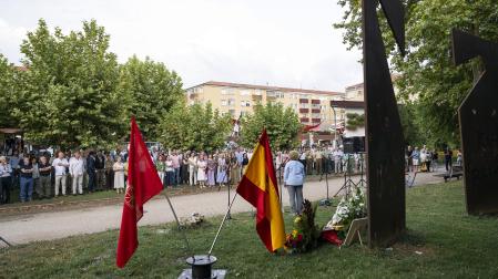 Fotos del homenaje al teniente Casanova, asesinado por ETA hace 26 años