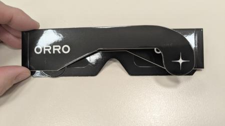 Gafas de eclipse solar ORRO, modelo O37-R, uno de los modelos que se retiran