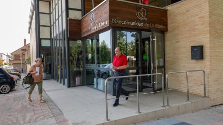 Decenas de vecinos acuden cada día a las oficinas de la Mancomunidad a pedir explicaciones