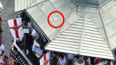 Imagen del dron que sobrevoló la plaza del Ayuntamiento de Tudela durante las fiestas de Santa Ana