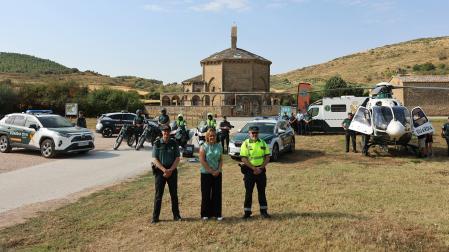 Presentación del dispositivo  especial de la Guardia Civil para el eclipse, ayer, en la Iglesia de Santa María de Eunate de Muruzábal, con presencia de la delegada del Gobierno en Navarra, Alicia Echeverría.