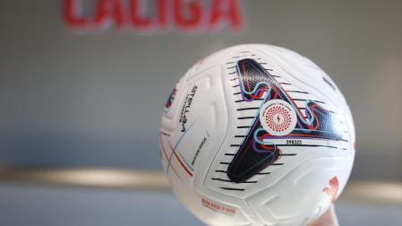 El nuevo balón de LaLiga, el Puma Stellar Nitro Ultimate