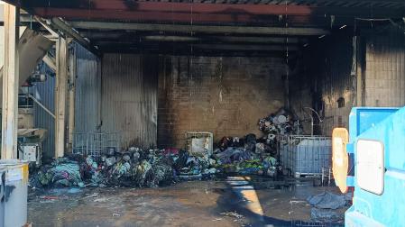 Contenedores incendiados en Villatuerta