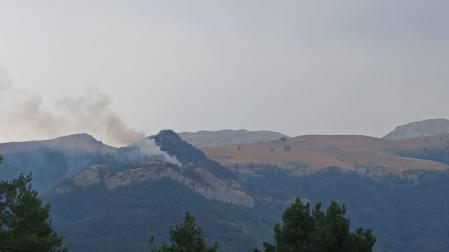 Imagen del incendio iniciado en la peña Gazpar