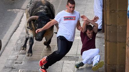 Fotos del segundo encierro de fiestas de Tafalla 2026