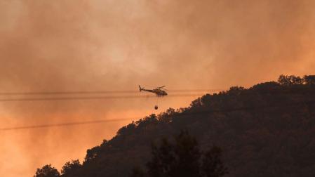 El incendio declarado el viernes en Las Peñas de Riglos (Huesca) ya afecta a una superficie provisional de 16.600 hectáreas,