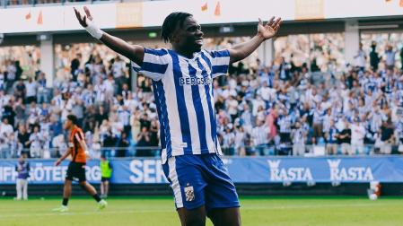 Rockson, celebrando un gol con el Goteborg