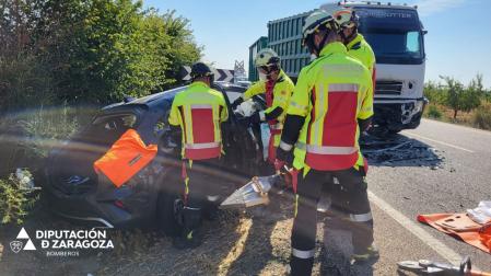 Cuatro personas han fallecido y otra ha resultado herida grave en un accidente de tráfico registrado este lunes en la N-122, entre las localidades zaragozanas de Bulbuente y Maleján, tras el choque frontal entre un turismo y un camión