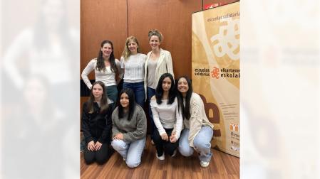 Alumnas y docentes del IESO Pedro de Atarrabia, premiado en el programa Escuela Solidarias