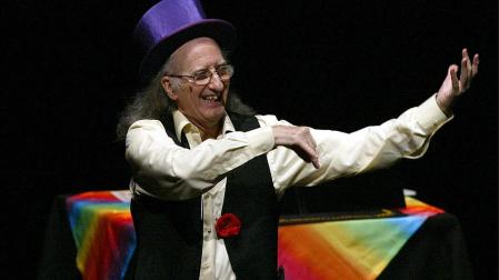 Juan Tamariz, durante su actuación en Baluarte en 2006