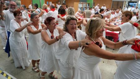 Comida en el día del mayor en fiestas de Tafalla