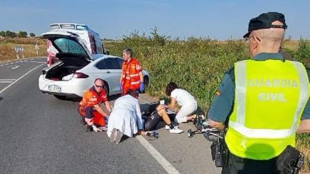 Los servicios sanitarios atienden al ciclista