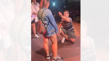 Sorpresa en el concierto de Leticia Sabater en Burlada: sube al escenario para pedir matrimonio a su pareja
