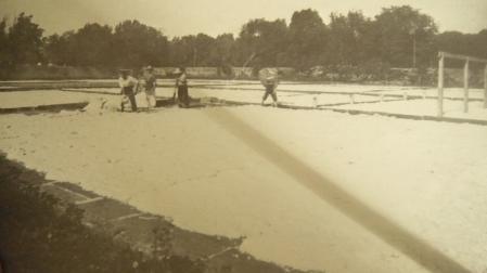 Blanqueado de la cera al sol. Fotos de Rafael Bozano tomadas en 1934